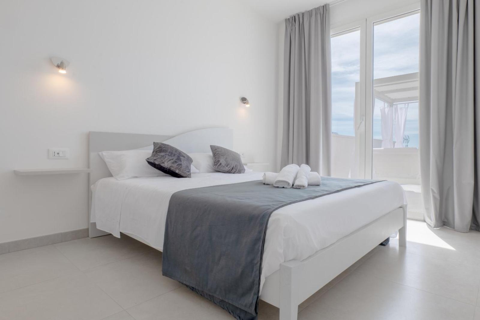 Diva Luxury Suite ตอร์เร ซาน จิโอวานนิ อูเจนโต ภายนอก รูปภาพ